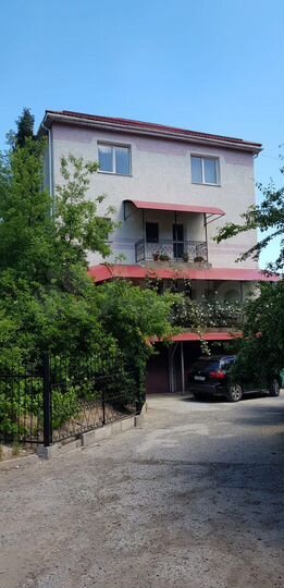 Дом 300 м² на участке 6 сот.