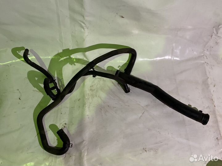 Патрубок системы охлаждения Фольксваген поло