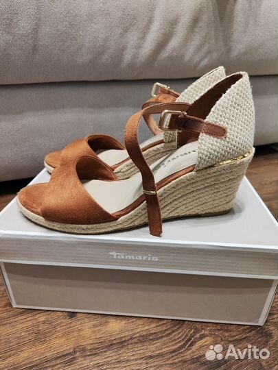 Босоножки Tamaris 38 размер