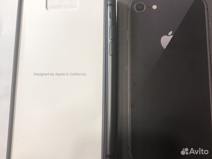 Телефон iPhone 8 64 gb