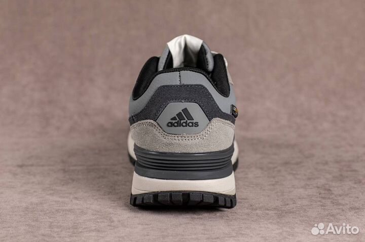 Кроссовки Adidas демисезонние