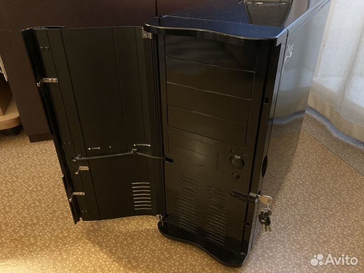 Корпус Thermaltake Tsunami Dream