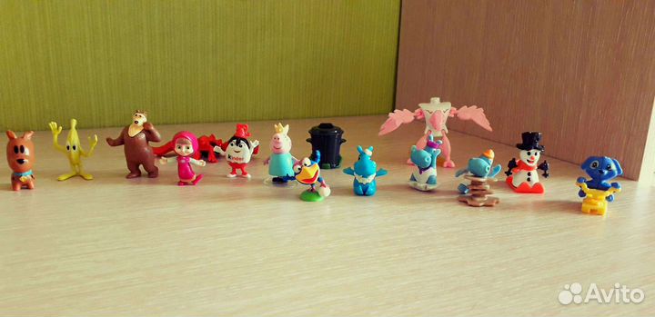 Коллекция игрушек из Kinder Surprise