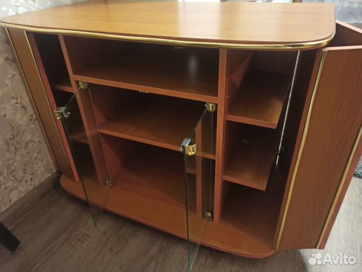 Тумба под телевизор