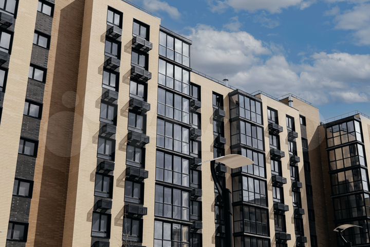 2-к. квартира, 77,1 м², 1/9 эт.