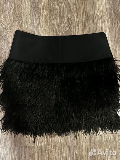 Мини-юбка с перьями