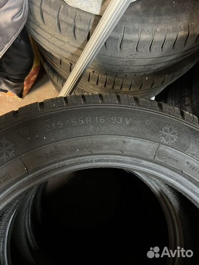 Kumho I'Zen KW27 215/55 R16