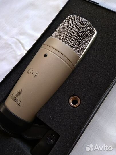 Студийный конденсаторный микрофон Behringer c1