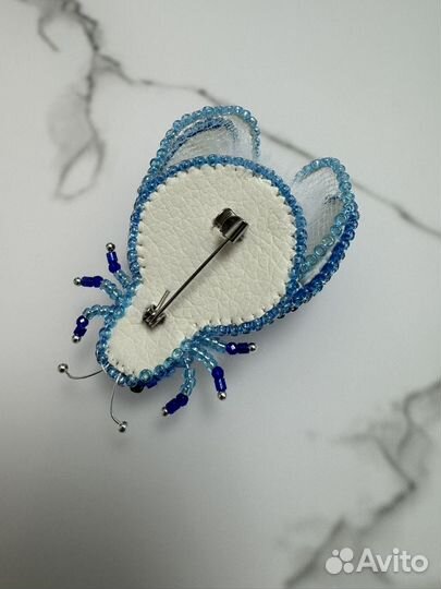 Брошь из бисера