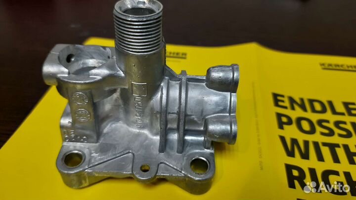 Кёрхер крышка помпы 9.001-800