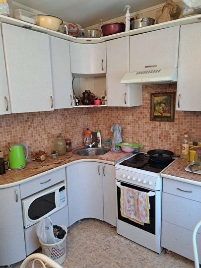 3-к. квартира, 585 м², 2/5 эт.