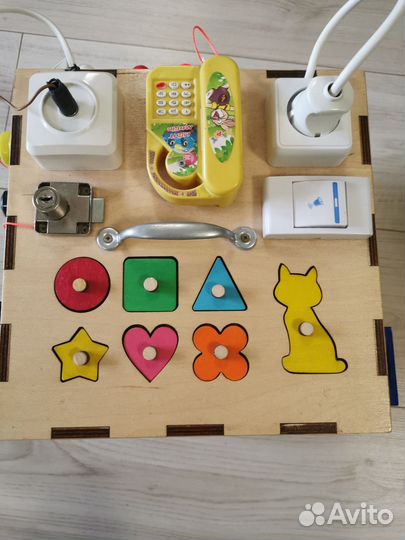 Бизиборд куб 28х28