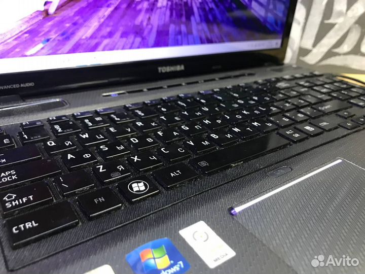 Резвый ноутбук Toshiba на Core-i7/GeForce/SSD