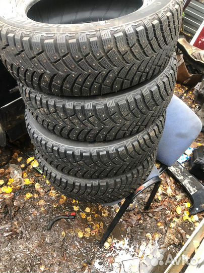 Michelin X-Ice North 4 195/60 R15