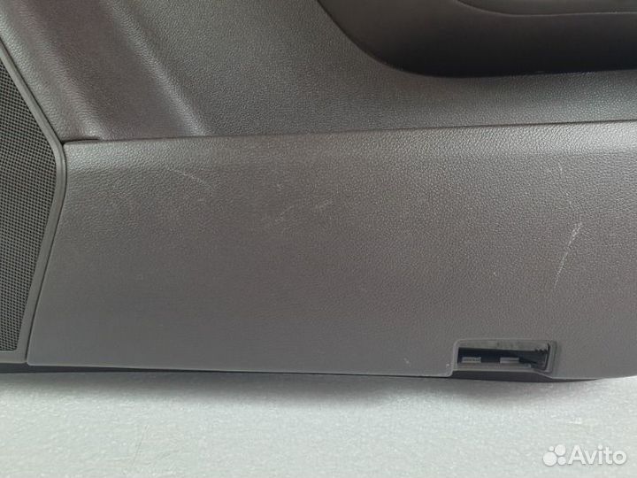 Обшивка двери передняя правая Mercedes-Benz