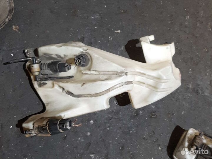 Бачок омывателя Ауди A4 B7 А4 Б7