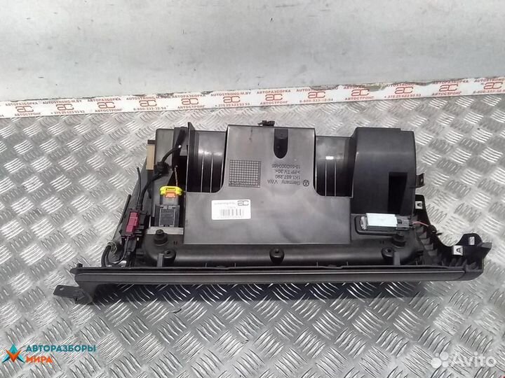 Бардачок Volkswagen Golf 4 2003 1K1857101M