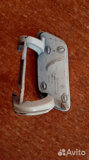 Крышка форсунки правая Mercedes GLA X156