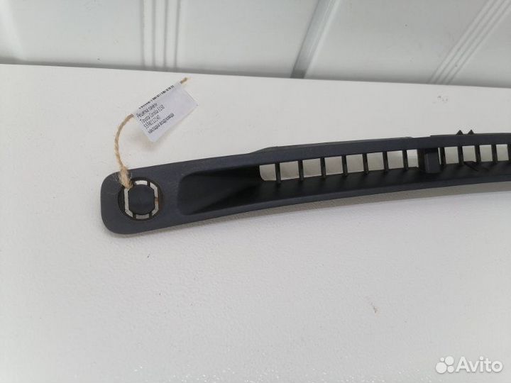 Решетка панели Toyota Corolla E150