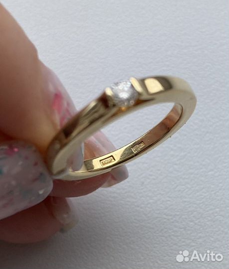 Золотое кольцо с бриллиантом 750 пробы 16р