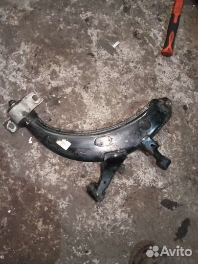 Рычаги передние Субару Импреза GG2