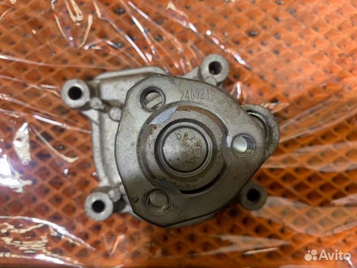 Помпа Volkswagen Polo V 1.6 cfna 2011