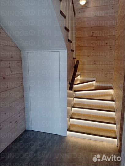 Лестница на металлическом каркасе