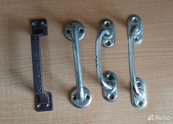 Накладные дверные ручки