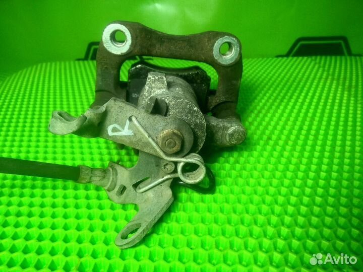 Суппорт задний правый Skoda Octavia II A5