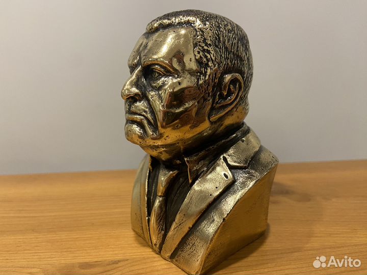 Бюст Жириновский бронза