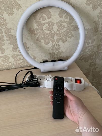 Кольцевая лампа со штативом