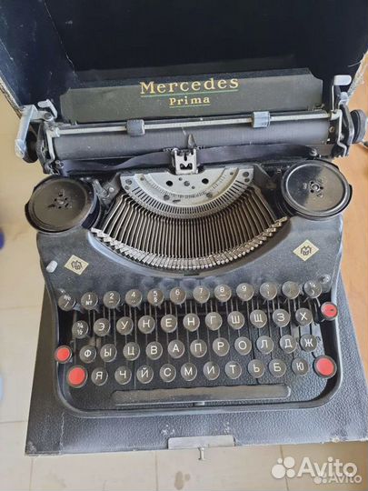 Печатная пишущая машинка