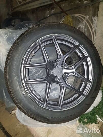 Yokohama Parada Spec-X PA02 235/55 R18