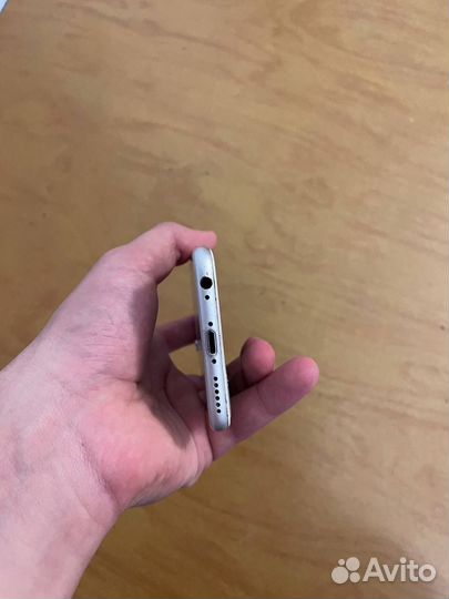 iPhone 6S, 64 ГБ