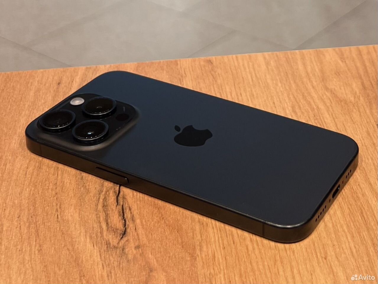 iPhone 15 Pro, 256 ГБ