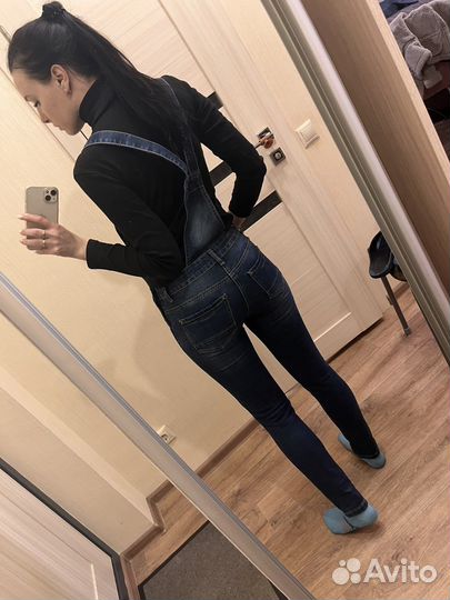 Джинсы женские и комбинезон