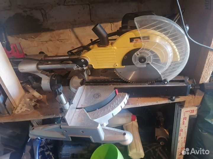 Торцовочная пила бу