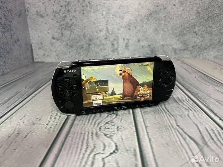 Sony PSP 3008 прошитая + игры