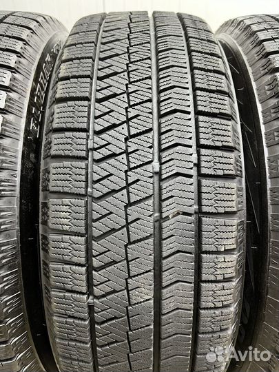 Bridgestone Blizzak VRX2 205/60 R16 92Q