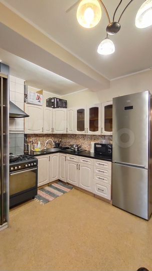 2-к. квартира, 63 м², 1/9 эт.