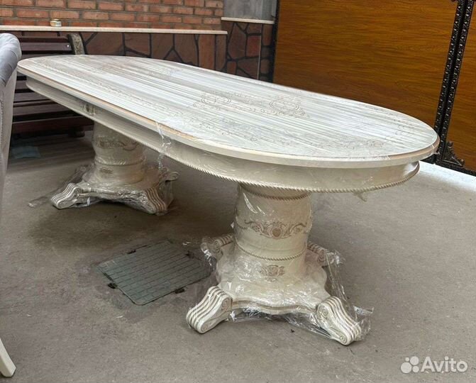 Кухонный стол