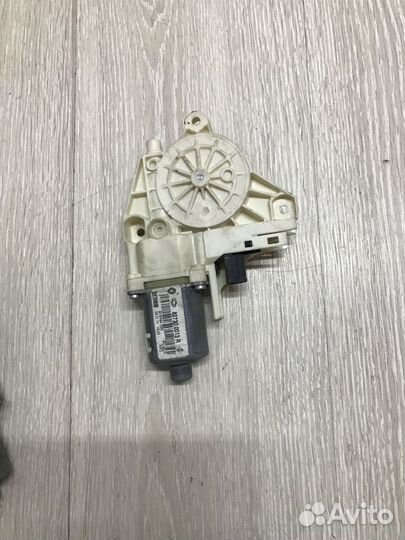 Мотор стеклоподъемника Моторчик Renault fluence Пр