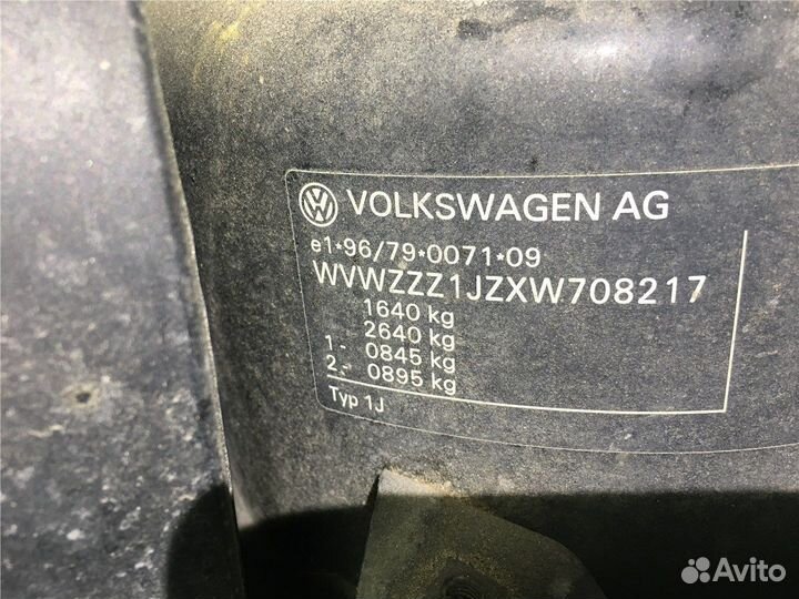 Разбор на запчасти Volkswagen Golf 4