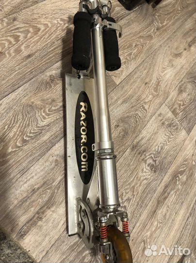 Самокат Razor