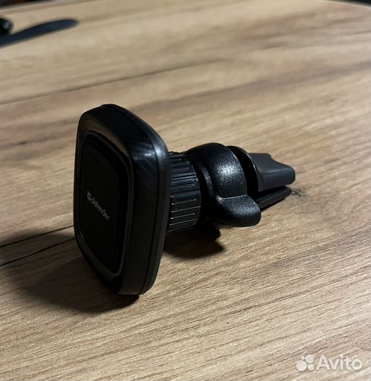 Держатель для телефона автомобильный магнитный