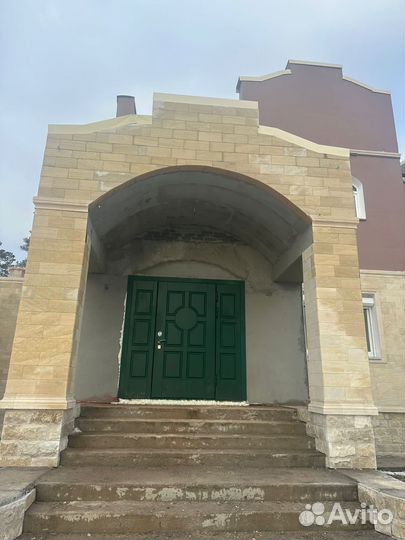 Дверь уличная двустворчатая в частный дом