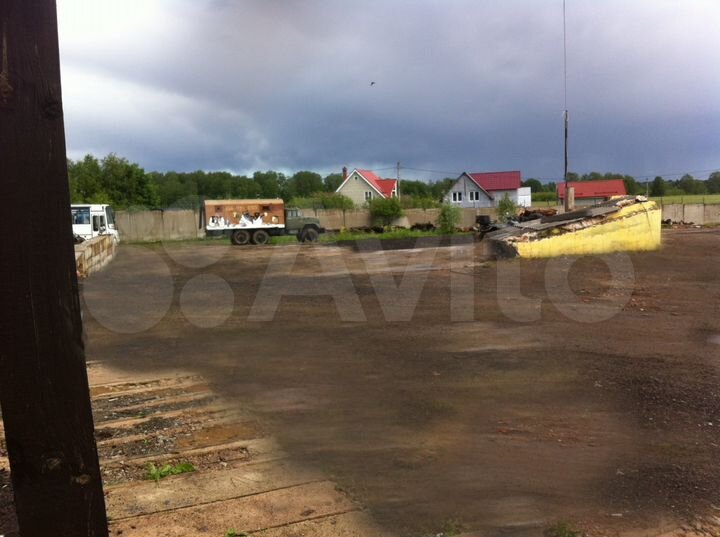 Машиноместо, > 30 м²