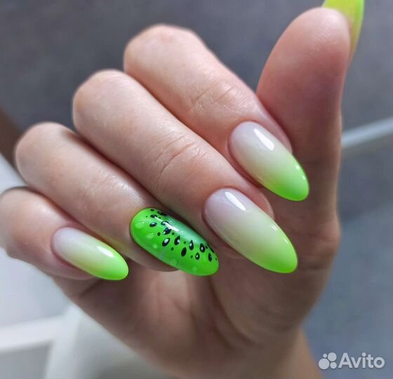 Маникюр с покрытием гель-лаком