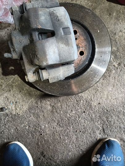 Суппорта передние Тойота Камри 70