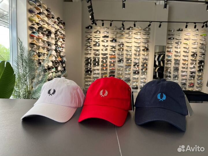 Бейсболка Fred perry в ТЦ Мега Молл